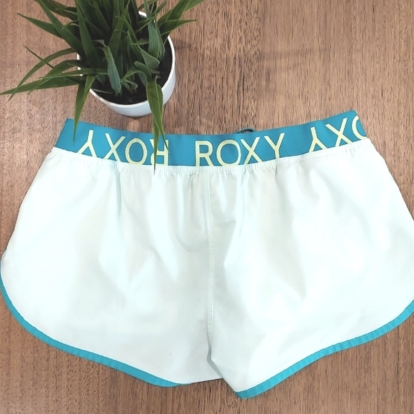 Roxy Dry Flight Shorts - Picture 2 of 11